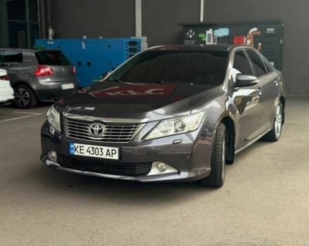 Сірий Тойота Камрі, об'ємом двигуна 2.5 л та пробігом 225 тис. км за 12300 $, фото 1 на Automoto.ua