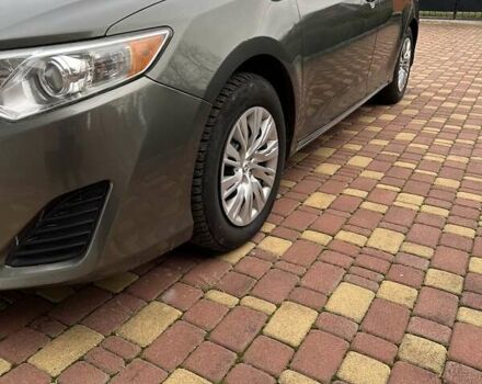 Серый Тойота Камри, объемом двигателя 2.5 л и пробегом 190 тыс. км за 11800 $, фото 1 на Automoto.ua