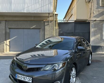 Сірий Тойота Камрі, об'ємом двигуна 2.5 л та пробігом 300 тис. км за 7900 $, фото 1 на Automoto.ua