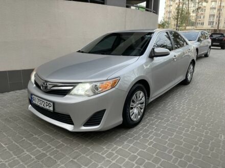 Серый Тойота Камри, объемом двигателя 2.5 л и пробегом 141 тыс. км за 12500 $, фото 1 на Automoto.ua