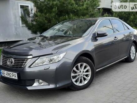 Тойота Камри 2013 в Днепре (Днепропетровске) на Automoto.ua Серый Тойота Камри, объемом двигателя 2.5 л и пробегом 175 тыс. км за 14400 $, фото 1 на Automoto.ua