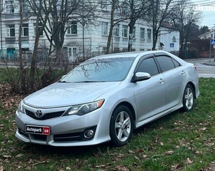 Серый Тойота Камри, объемом двигателя 2.5 л и пробегом 297 тыс. км за 10390 $, фото 1 на Automoto.ua