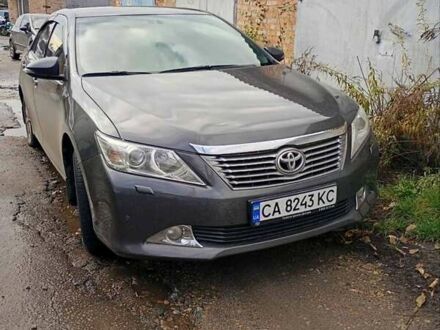 Тойота Камри 2013 в Умани на Automoto.ua Серый Тойота Камри, объемом двигателя 2.5 л и пробегом 256 тыс. км за 11200 $, фото 1 на Automoto.ua