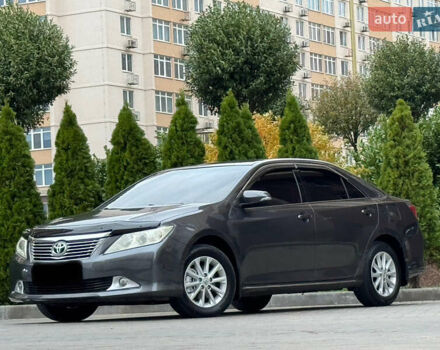 Сірий Тойота Камрі, об'ємом двигуна 2.5 л та пробігом 173 тис. км за 12800 $, фото 1 на Automoto.ua