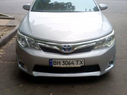 Серый Тойота Камри, объемом двигателя 2.49 л и пробегом 214 тыс. км за 14990 $, фото 1 на Automoto.ua