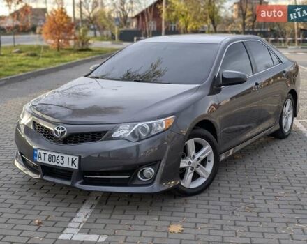 Тойота Камри 2014 в Коломые на Automoto.ua Серый Тойота Камри, объемом двигателя 2.5 л и пробегом 241 тыс. км за 10850 $, фото 1 на Automoto.ua