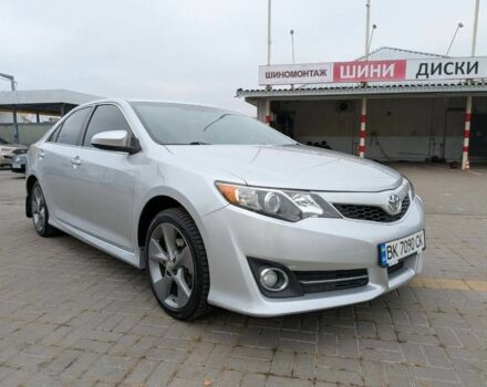 Серый Тойота Камри, объемом двигателя 2.5 л и пробегом 200 тыс. км за 14500 $, фото 1 на Automoto.ua