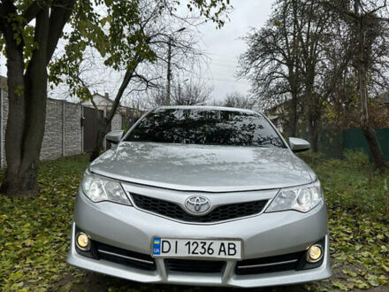 Сірий Тойота Камрі, об'ємом двигуна 2.5 л та пробігом 185 тис. км за 11300 $, фото 1 на Automoto.ua