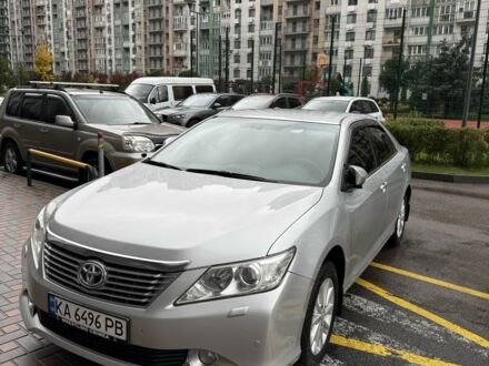 Сірий Тойота Камрі, об'ємом двигуна 2.5 л та пробігом 260 тис. км за 12700 $, фото 1 на Automoto.ua