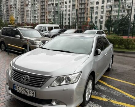 Тойота Камри 2014 в Киеве на Automoto.ua Серый Тойота Камри, объемом двигателя 2.5 л и пробегом 260 тыс. км за 12700 $, фото 1 на Automoto.ua