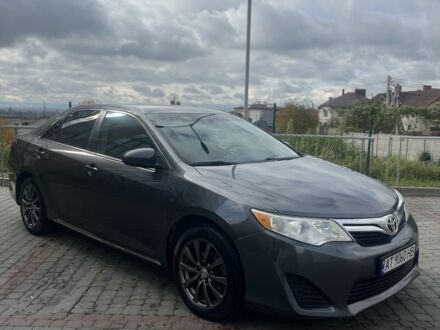 Тойота Камри 2014 в Ивано-Франковске на Automoto.ua Серый Тойота Камри, объемом двигателя 2.5 л и пробегом 220 тыс. км за 11900 $, фото 1 на Automoto.ua