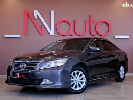 Серый Тойота Камри, объемом двигателя 2.5 л и пробегом 179 тыс. км за 13900 $, фото 1 на Automoto.ua