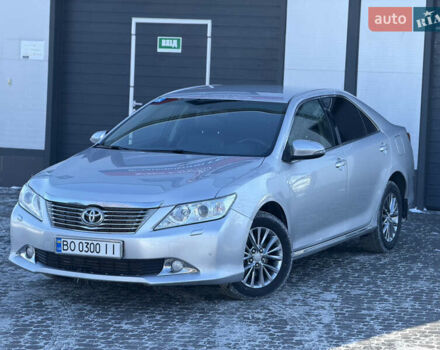 Серый Тойота Камри, объемом двигателя 2.49 л и пробегом 218 тыс. км за 13750 $, фото 1 на Automoto.ua