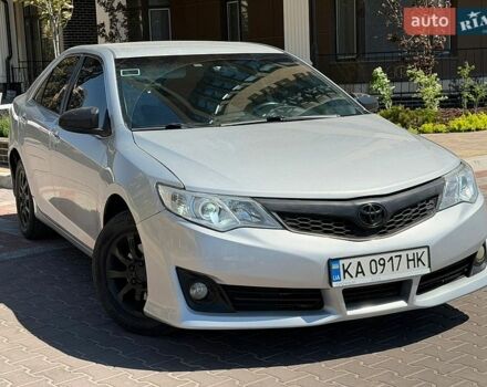 Серый Тойота Камри, объемом двигателя 2.49 л и пробегом 180 тыс. км за 8700 $, фото 1 на Automoto.ua