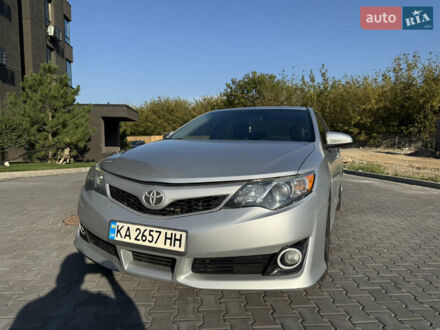 Сірий Тойота Камрі, об'ємом двигуна 2.49 л та пробігом 165 тис. км за 10900 $, фото 1 на Automoto.ua
