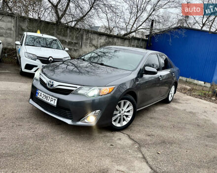 Серый Тойота Камри, объемом двигателя 0 л и пробегом 160 тыс. км за 13700 $, фото 1 на Automoto.ua