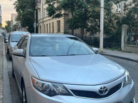 Серый Тойота Камри, объемом двигателя 2.5 л и пробегом 282 тыс. км за 11200 $, фото 1 на Automoto.ua