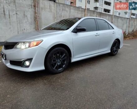 Серый Тойота Камри, объемом двигателя 2.5 л и пробегом 200 тыс. км за 13200 $, фото 1 на Automoto.ua