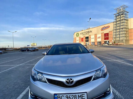 Серый Тойота Камри, объемом двигателя 2.5 л и пробегом 160 тыс. км за 14000 $, фото 1 на Automoto.ua