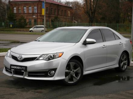 Сірий Тойота Камрі, об'ємом двигуна 2.5 л та пробігом 210 тис. км за 15500 $, фото 1 на Automoto.ua