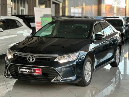 Серый Тойота Камри, объемом двигателя 2.5 л и пробегом 180 тыс. км за 16480 $, фото 1 на Automoto.ua