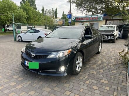 Сірий Тойота Камрі, об'ємом двигуна 0 л та пробігом 124 тис. км за 12000 $, фото 1 на Automoto.ua
