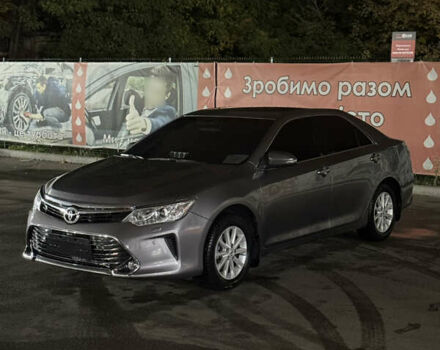 Серый Тойота Камри, объемом двигателя 2.49 л и пробегом 210 тыс. км за 14650 $, фото 1 на Automoto.ua