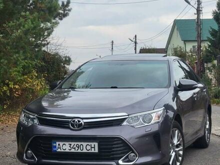 Тойота Камри 2016 в Луцке на Automoto.ua Серый Тойота Камри, объемом двигателя 2.49 л и пробегом 170 тыс. км за 17000 $, фото 1 на Automoto.ua