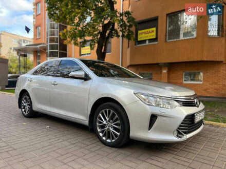 Серый Тойота Камри, объемом двигателя 2.49 л и пробегом 200 тыс. км за 17500 $, фото 1 на Automoto.ua