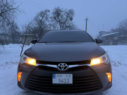 Серый Тойота Камри, объемом двигателя 2.5 л и пробегом 310 тыс. км за 10900 $, фото 1 на Automoto.ua