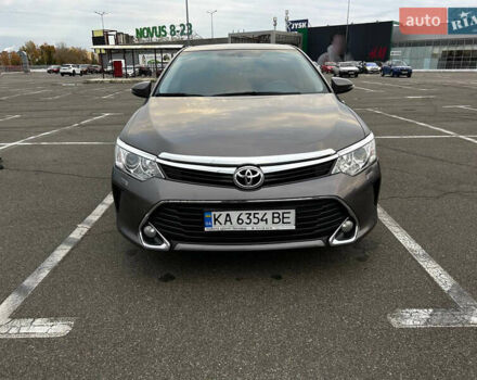 Серый Тойота Камри, объемом двигателя 2.49 л и пробегом 252 тыс. км за 16100 $, фото 1 на Automoto.ua