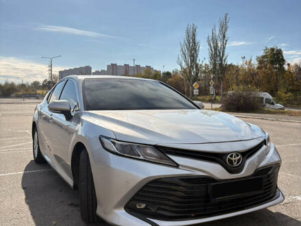 Серый Тойота Камри, объемом двигателя 2.49 л и пробегом 235 тыс. км за 21300 $, фото 1 на Automoto.ua