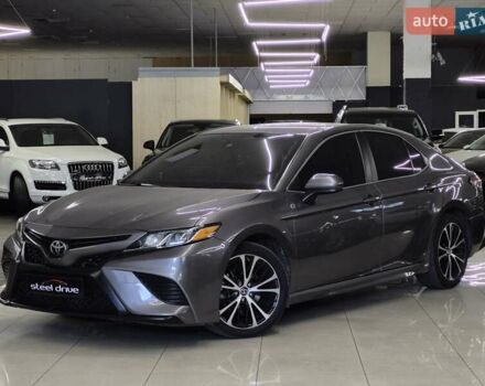 Сірий Тойота Камрі, об'ємом двигуна 2.5 л та пробігом 123 тис. км за 18489 $, фото 1 на Automoto.ua
