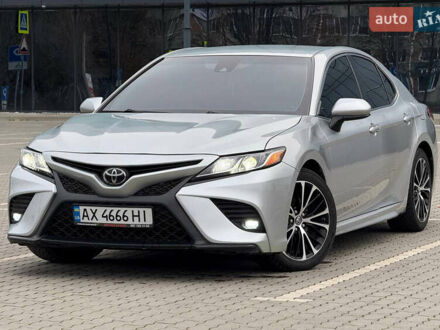 Серый Тойота Камри, объемом двигателя 2.49 л и пробегом 220 тыс. км за 17700 $, фото 1 на Automoto.ua