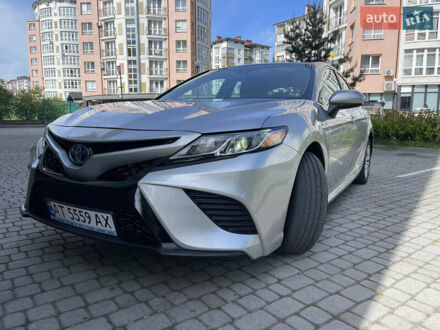 Тойота Камри 2017 в Ивано-Франковске на Automoto.ua Серый Тойота Камри, объемом двигателя 2.49 л и пробегом 96 тыс. км за 23200 $, фото 1 на Automoto.ua