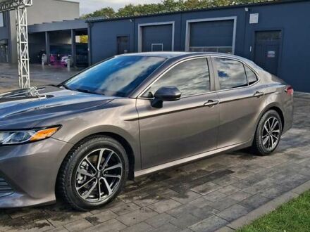 Тойота Камри 2017 в Луцке на Automoto.ua Серый Тойота Камри, объемом двигателя 2.49 л и пробегом 166 тыс. км за 18500 $, фото 1 на Automoto.ua