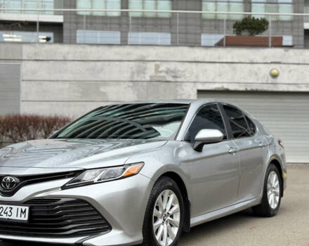 Сірий Тойота Камрі, об'ємом двигуна 2.49 л та пробігом 83 тис. км за 18950 $, фото 1 на Automoto.ua
