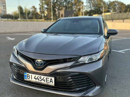 Тойота Камрі 2018 у Полтаві на Automoto.ua Сірий Тойота Камрі, об'ємом двигуна 2.49 л та пробігом 89 тис. км за 18700 $, фото 1 на Automoto.ua