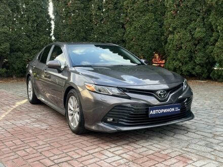 Тойота Камрі 2018 у Белой Церкве на Automoto.ua Сірий Тойота Камрі, об'ємом двигуна 2.5 л та пробігом 81 тис. км за 18999 $, фото 1 на Automoto.ua
