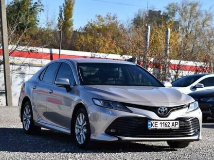 Тойота Камри 2018 в Кривом Роге на Automoto.ua Серый Тойота Камри, объемом двигателя 2.49 л и пробегом 91 тыс. км за 22750 $, фото 1 на Automoto.ua