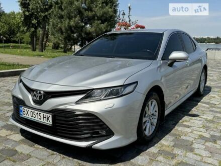 Тойота Камри 2018 в Киеве на Automoto.ua Серый Тойота Камри, объемом двигателя 2.49 л и пробегом 120 тыс. км за 20999 $, фото 1 на Automoto.ua