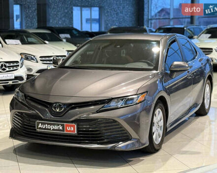 Сірий Тойота Камрі, об'ємом двигуна 2.5 л та пробігом 62 тис. км за 17990 $, фото 1 на Automoto.ua