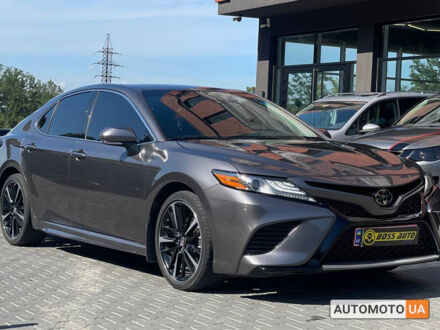 Тойота Камри 2019 в Черновцах на Automoto.ua Серый Тойота Камри, объемом двигателя 2.5 л и пробегом 65 тыс. км за 25500 $, фото 1 на Automoto.ua