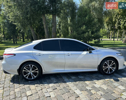 Серый Тойота Камри, объемом двигателя 0 л и пробегом 130 тыс. км за 24999 $, фото 1 на Automoto.ua