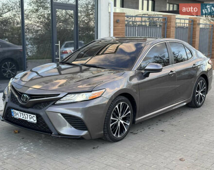 Сірий Тойота Камрі, об'ємом двигуна 2.49 л та пробігом 137 тис. км за 18700 $, фото 1 на Automoto.ua