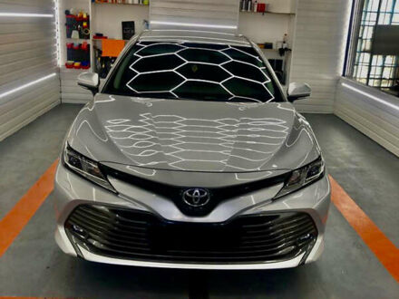 Тойота Камри 2019 в Львове на Automoto.ua Серый Тойота Камри, объемом двигателя 2.49 л и пробегом 160 тыс. км за 22700 $, фото 1 на Automoto.ua