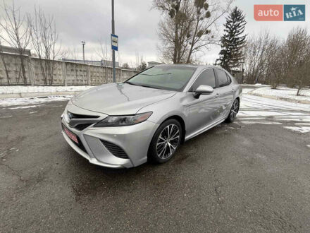 Тойота Камри 2020 в Ровно на Automoto.ua Серый Тойота Камри, объемом двигателя 2.49 л и пробегом 250 тыс. км за 21500 $, фото 1 на Automoto.ua