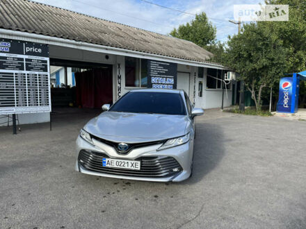 Тойота Камрі 2020 у Кропивницькому (Кіровограді) на Automoto.ua Сірий Тойота Камрі, об'ємом двигуна 2.49 л та пробігом 24 тис. км за 34500 $, фото 1 на Automoto.ua