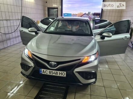 Тойота Камри 2021 в Любомль на Automoto.ua Серый Тойота Камри, объемом двигателя 2.49 л и пробегом 60 тыс. км за 29600 $, фото 1 на Automoto.ua