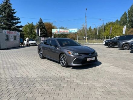 Сірий Тойота Камрі, об'ємом двигуна 2.5 л та пробігом 114 тис. км за 25999 $, фото 1 на Automoto.ua